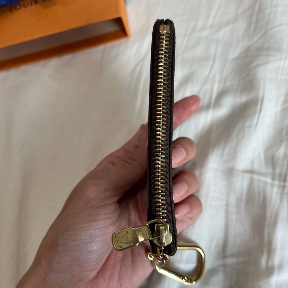 Louis Vuitton Monogram Canvas Key Pouch - Picture 5 of 16